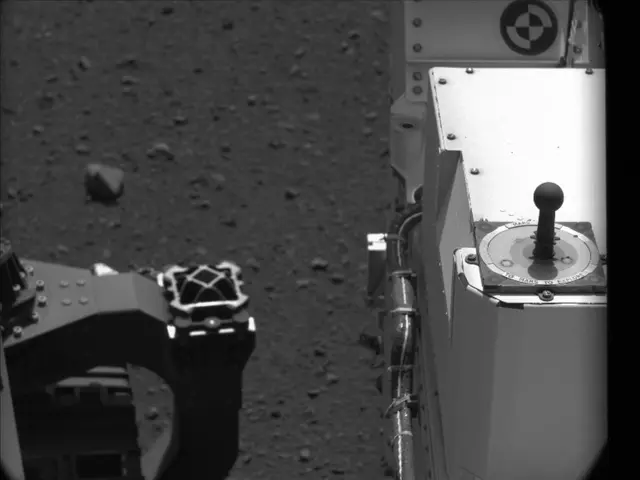Sol 13: Mast Camera (Mastcam)