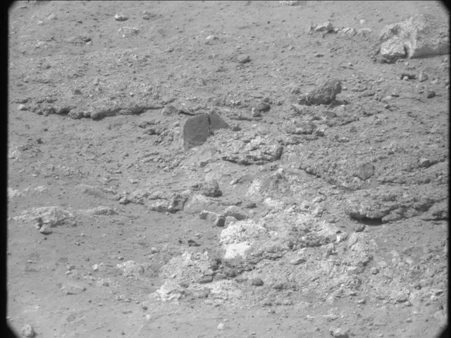 Sol 13: Mast Camera (Mastcam)