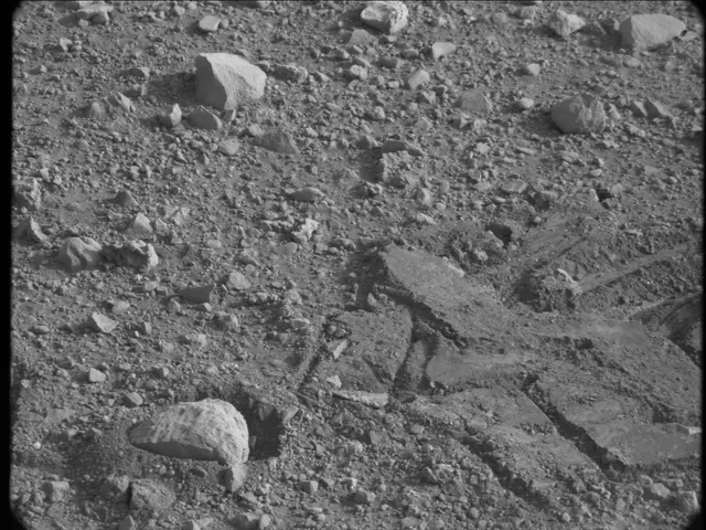 Sol 17: Mast Camera (Mastcam)