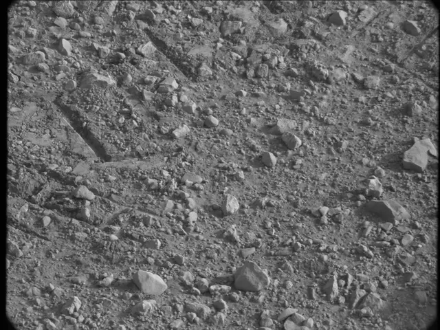 Sol 17: Mast Camera (Mastcam)