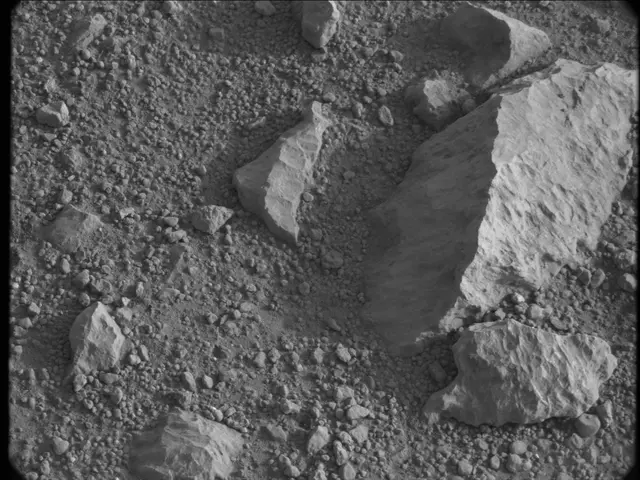Sol 17: Mast Camera (Mastcam)