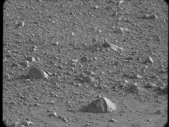 Sol 17: Mast Camera (Mastcam)