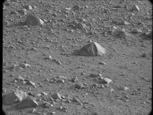Sol 17: Mast Camera (Mastcam)