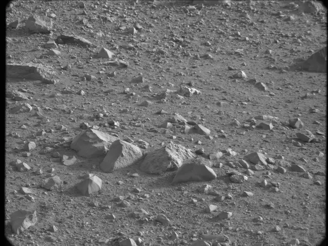 Sol 17: Mast Camera (Mastcam)