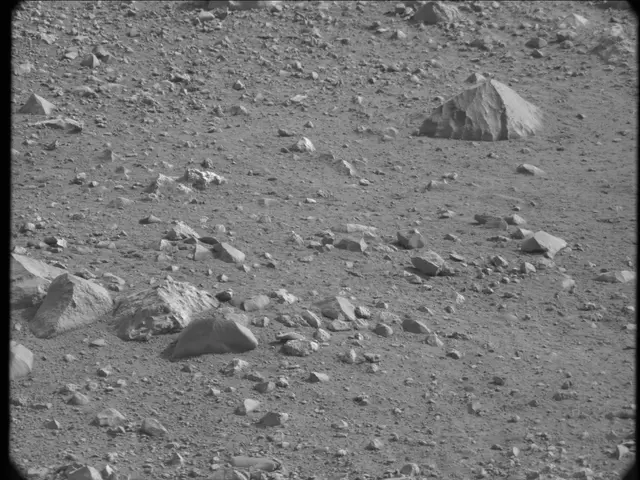 Sol 19: Mast Camera (Mastcam)