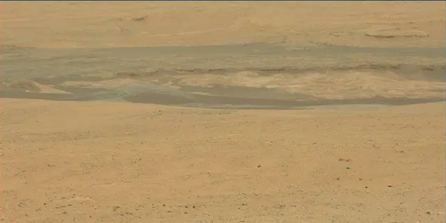 Sol 25: Mast Camera (Mastcam)