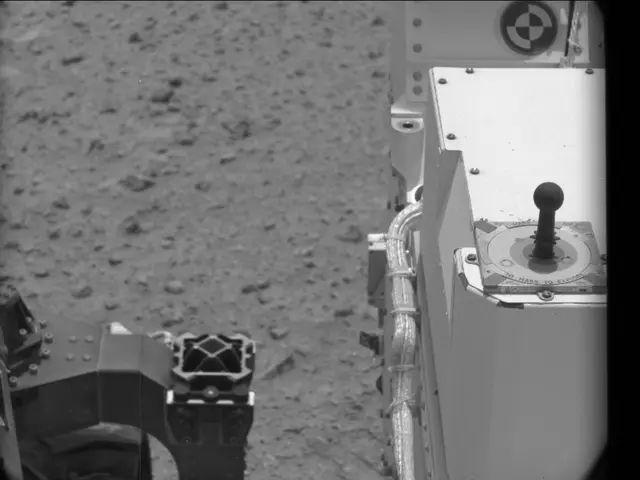 Sol 25: Mast Camera (Mastcam)