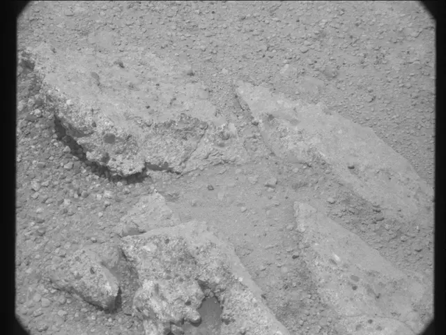 Sol 27: Mast Camera (Mastcam)