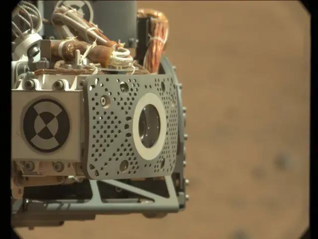 Sol 32: Mast Camera (Mastcam)