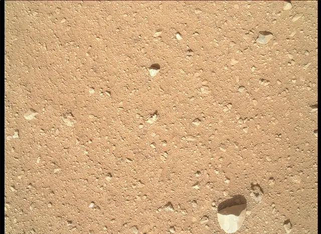 Sol 33: Mars Hand Lens Imager (MAHLI)