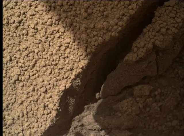Sol 66: Mars Hand Lens Imager (MAHLI)