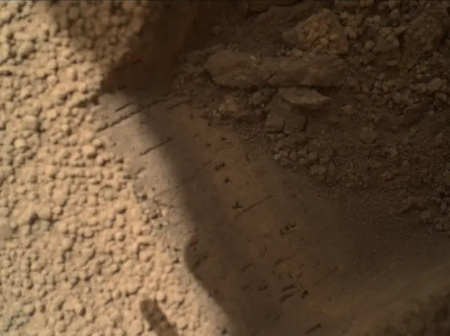 Sol 66: Mars Hand Lens Imager (MAHLI)