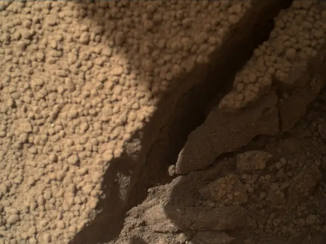 Sol 66: Mars Hand Lens Imager (MAHLI)