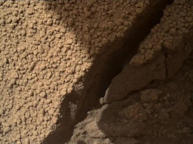 Sol 66: Mars Hand Lens Imager (MAHLI)