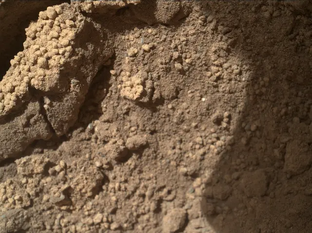 Sol 66: Mars Hand Lens Imager (MAHLI)