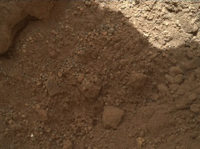 Sol 67: Mars Hand Lens Imager (MAHLI)