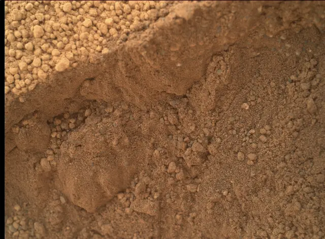 Sol 67: Mars Hand Lens Imager (MAHLI)
