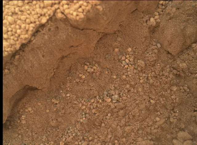 Sol 67: Mars Hand Lens Imager (MAHLI)
