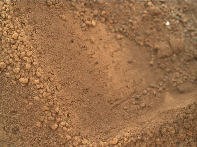 Sol 67: Mars Hand Lens Imager (MAHLI)