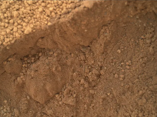 Sol 67: Mars Hand Lens Imager (MAHLI)