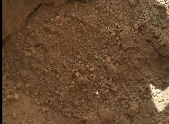 Sol 69: Mars Hand Lens Imager (MAHLI)