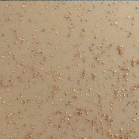 Sol 73: Mars Hand Lens Imager (MAHLI)