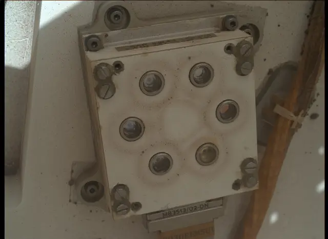 Sol 81: Mars Hand Lens Imager (MAHLI)