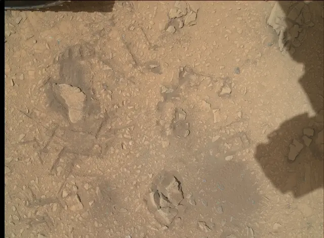 Sol 81: Mars Hand Lens Imager (MAHLI)