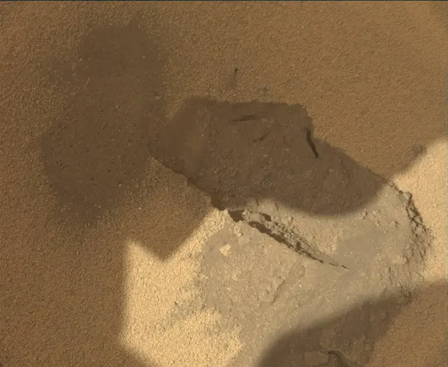 Sol 82: Mast Camera (Mastcam)