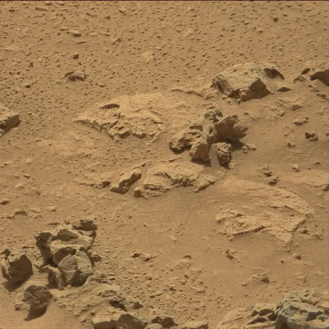 Sol 82: Mast Camera (Mastcam)