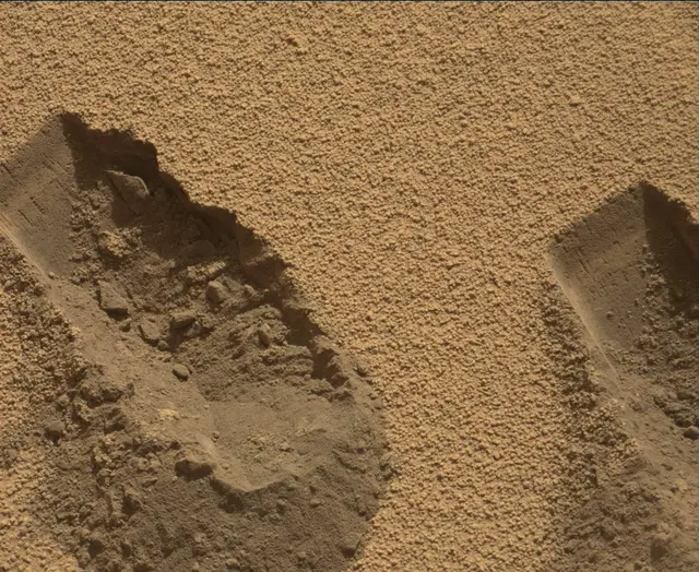 Sol 84: Mast Camera (Mastcam)