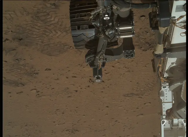 Sol 84: Mars Hand Lens Imager (MAHLI)