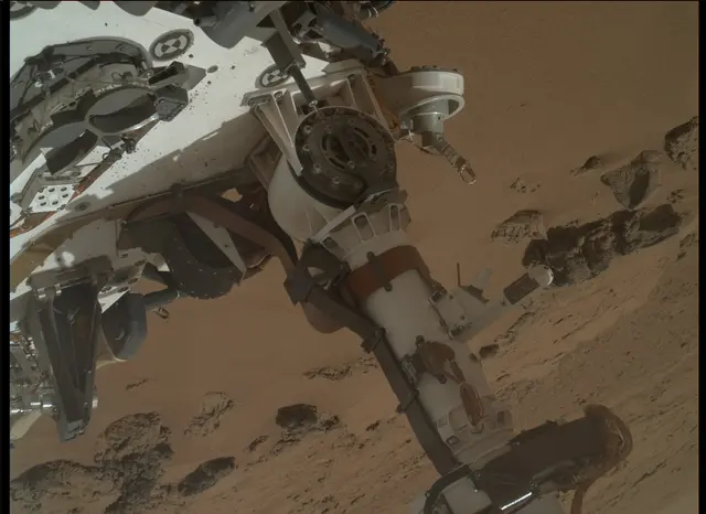 Sol 84: Mars Hand Lens Imager (MAHLI)