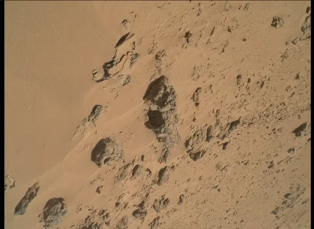 Sol 84: Mars Hand Lens Imager (MAHLI)