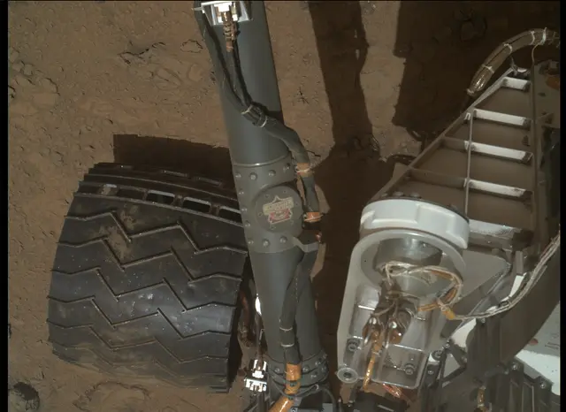 Sol 85: Mars Hand Lens Imager (MAHLI)