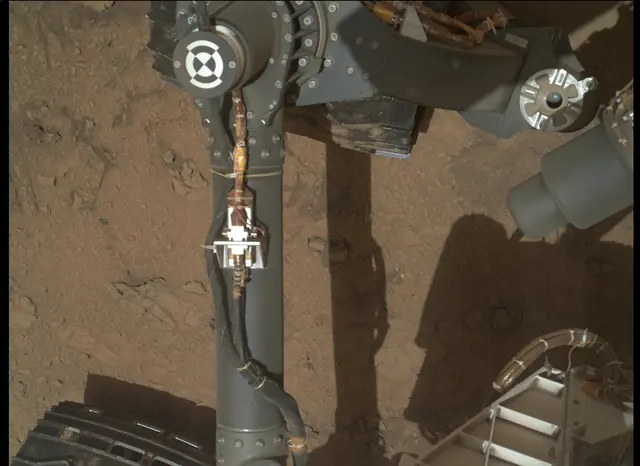 Sol 85: Mars Hand Lens Imager (MAHLI)