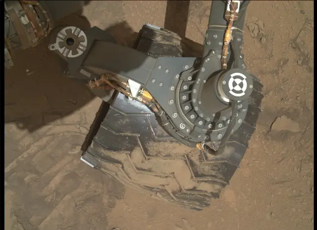 Sol 85: Mars Hand Lens Imager (MAHLI)