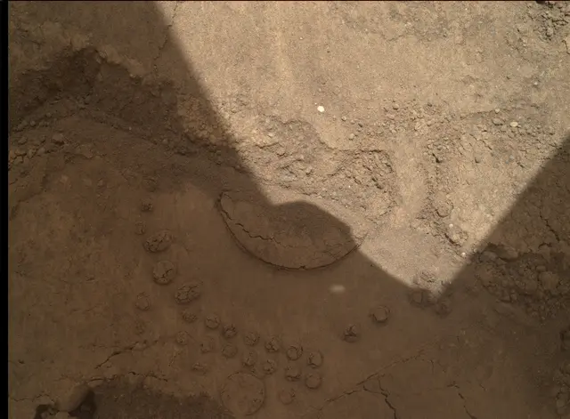 Sol 89: Mars Hand Lens Imager (MAHLI)