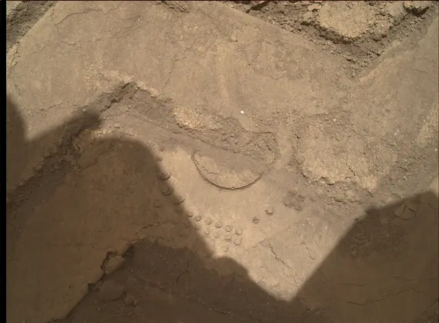 Sol 89: Mars Hand Lens Imager (MAHLI)