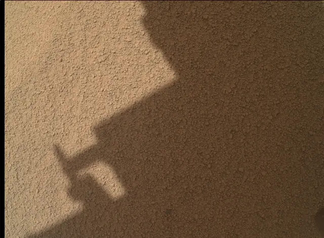 Sol 93: Mars Hand Lens Imager (MAHLI)