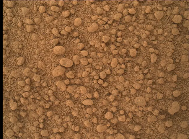 Sol 93: Mars Hand Lens Imager (MAHLI)