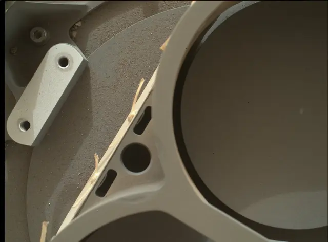 Sol 98: Mars Hand Lens Imager (MAHLI)