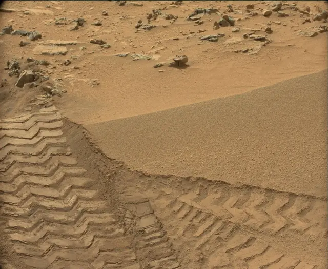 Sol 102: Mast Camera (Mastcam)