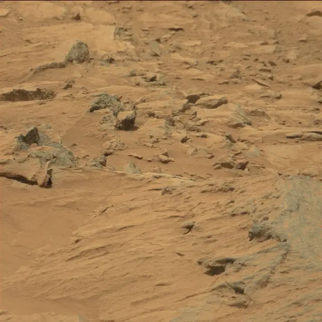 Sol 104: Mast Camera (Mastcam)