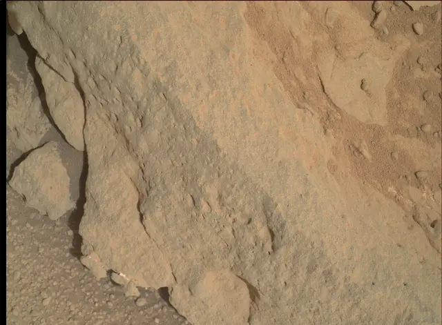 Sol 149: Mars Hand Lens Imager (MAHLI)