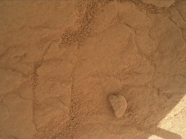 Sol 150: Mars Hand Lens Imager (MAHLI)