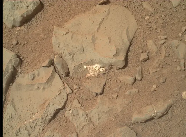 Sol 158: Mars Hand Lens Imager (MAHLI)
