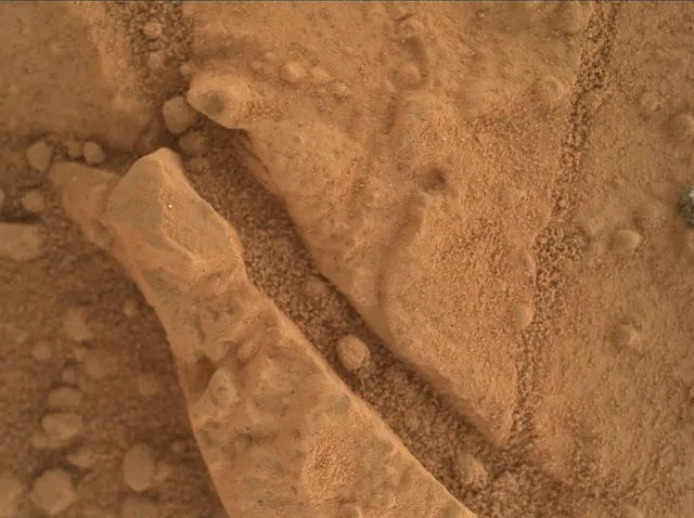 Sol 162: Mars Hand Lens Imager (MAHLI)
