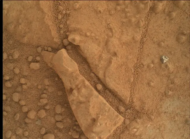 Sol 162: Mars Hand Lens Imager (MAHLI)