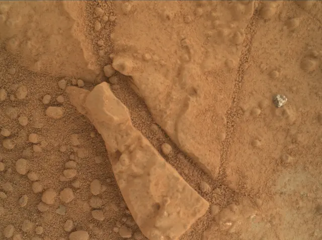 Sol 162: Mars Hand Lens Imager (MAHLI)